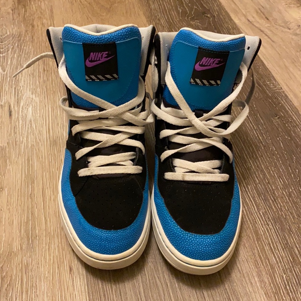 Nike men’s hi top sneakers size 12